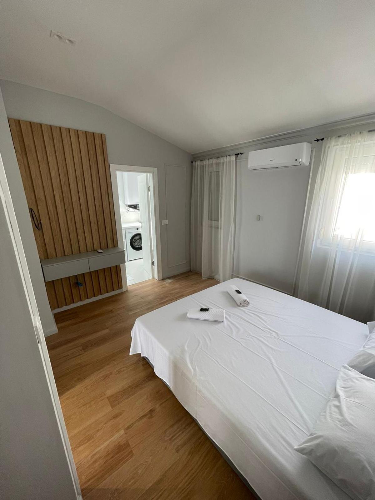 Lungomare Apartments Petrovac 外观 照片